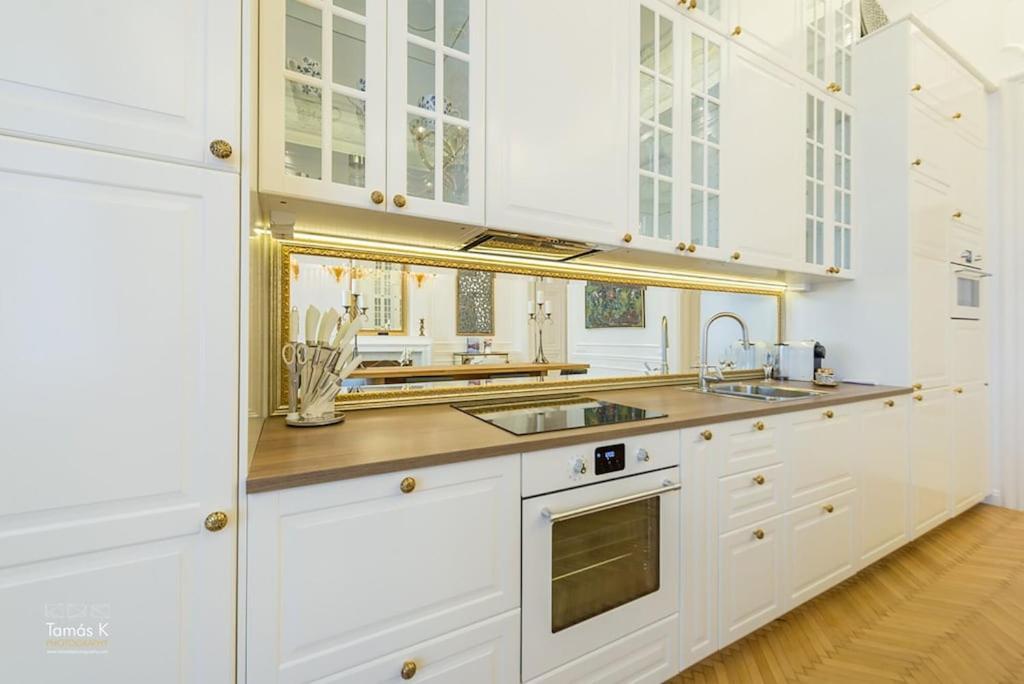 Apartamento Bpr The Golden Astoria With Balcony And A/C Budapest Exterior foto