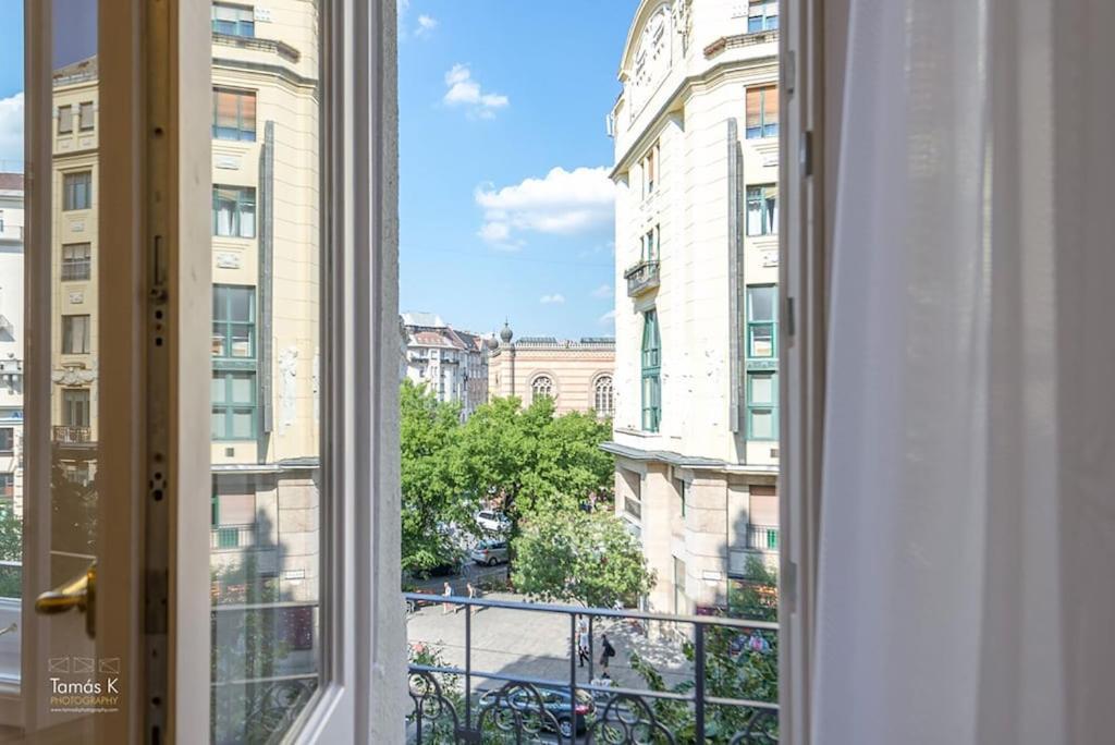 Apartamento Bpr The Golden Astoria With Balcony And A/C Budapest Exterior foto